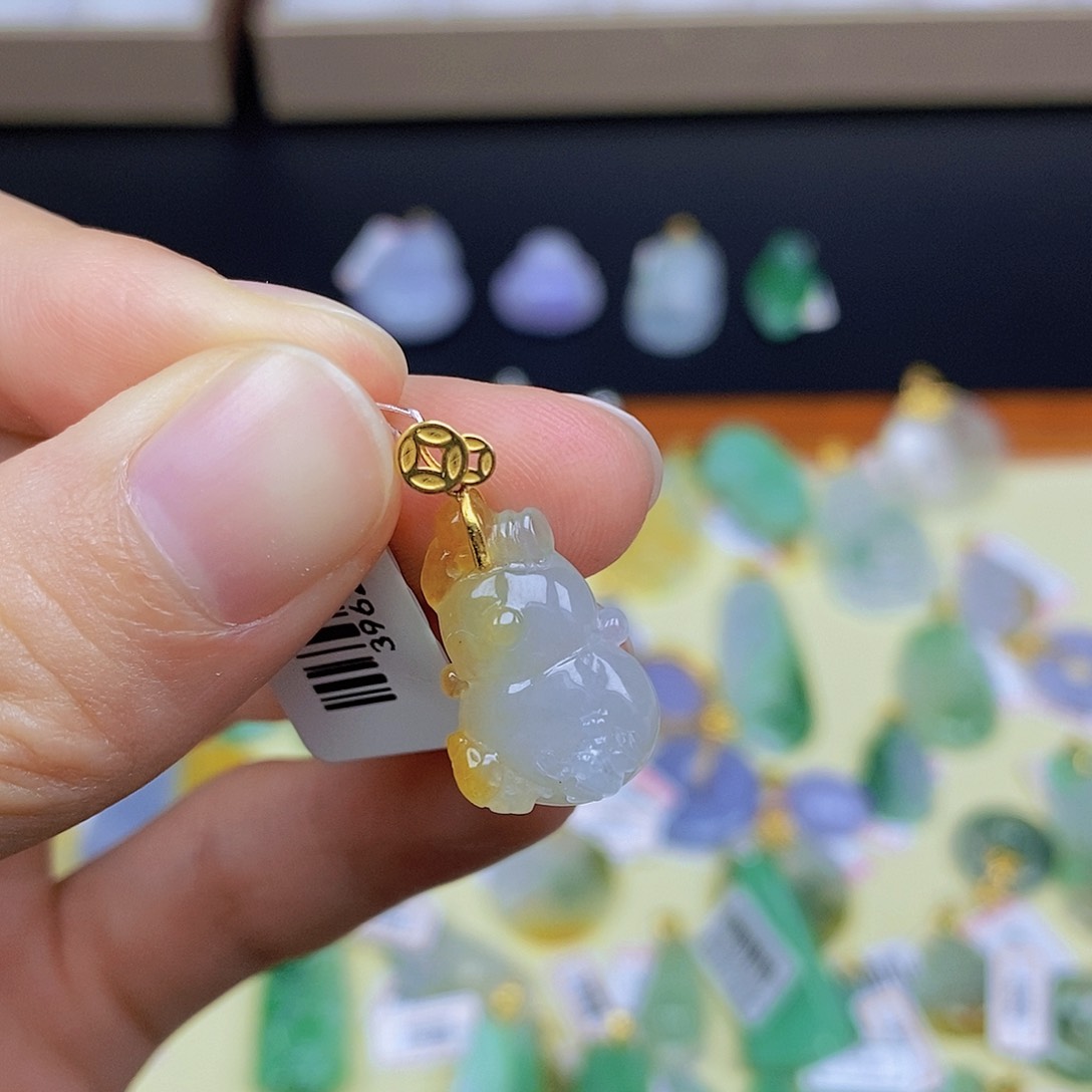 翡翠颈饰18K金镶嵌翡翠