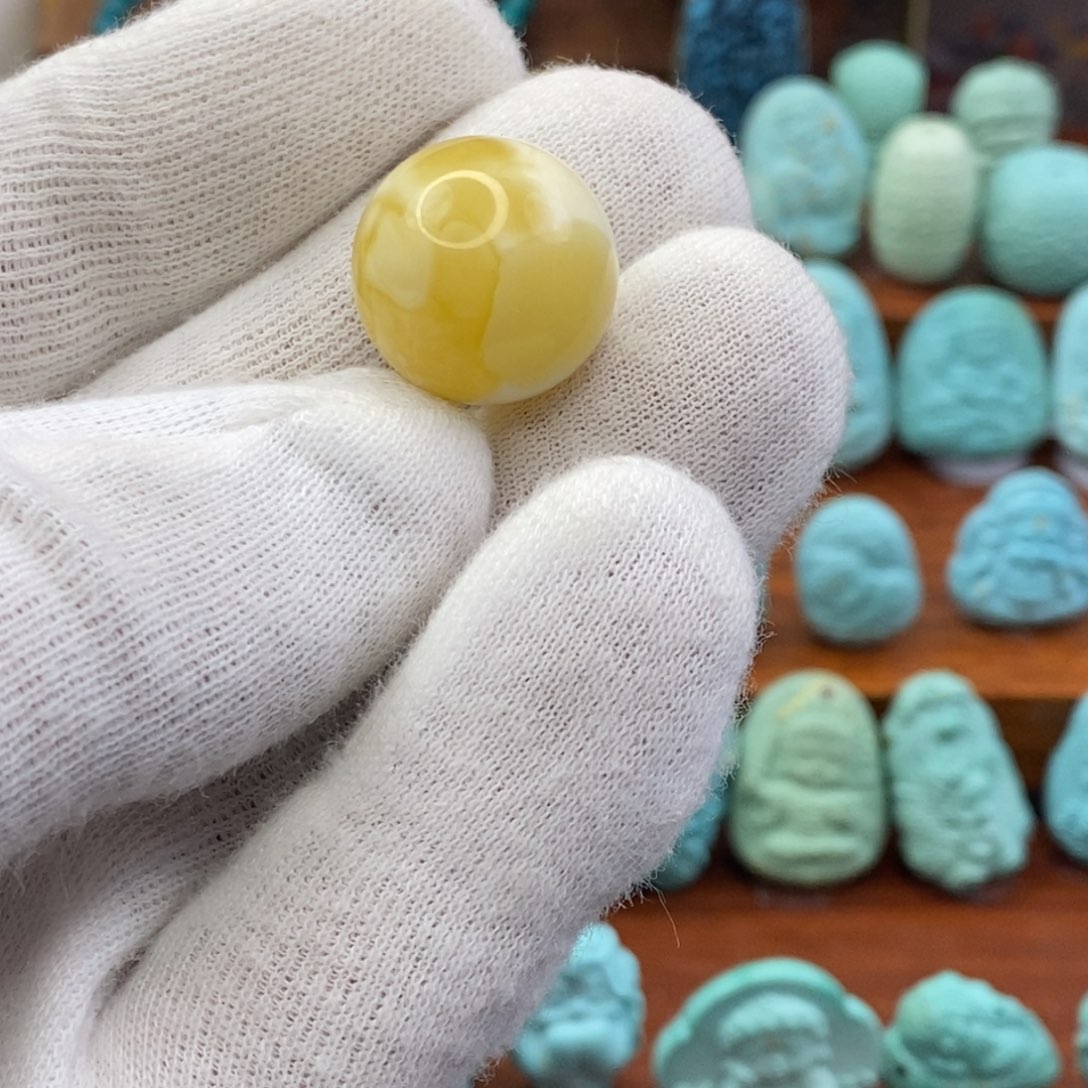 蜜蜡未镶嵌珠宝奇石