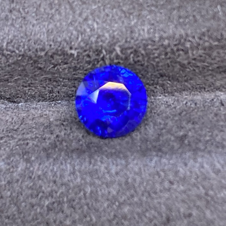 天然色标级皇家蓝蓝宝石0.75ct圆5mm小精品颜色好代镶嵌干净蓝色