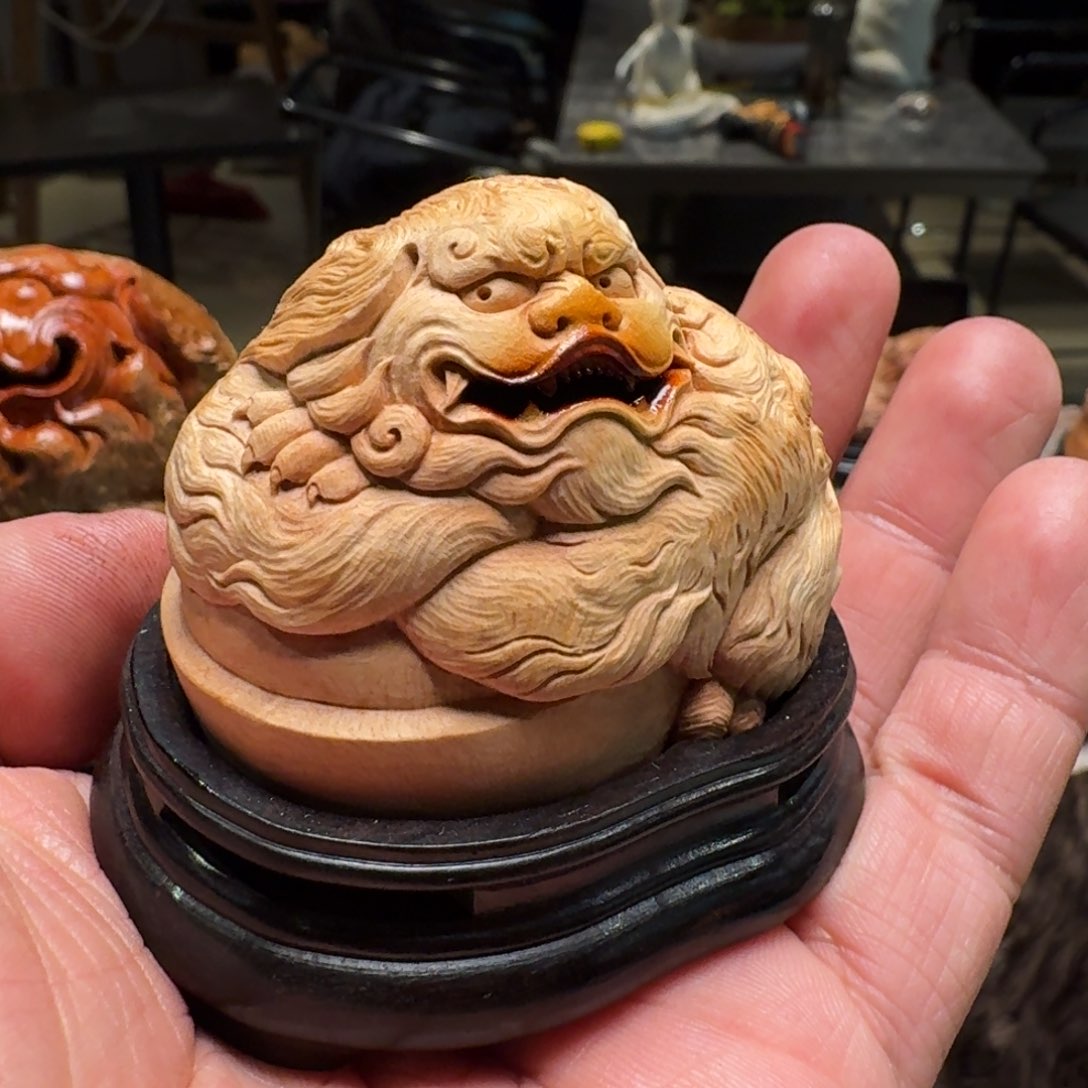 荔枝木精品小狮子定制，