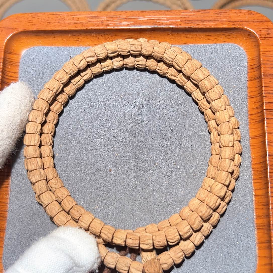 柏香籽/百香籽手串世**宇红油皮方块顺6.5+