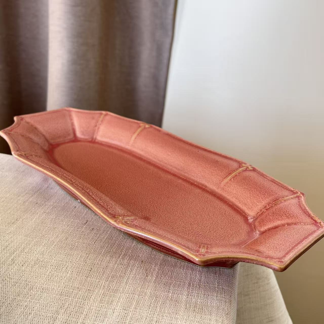 嫣红法式浮雕长条盘31cm*3cm P119