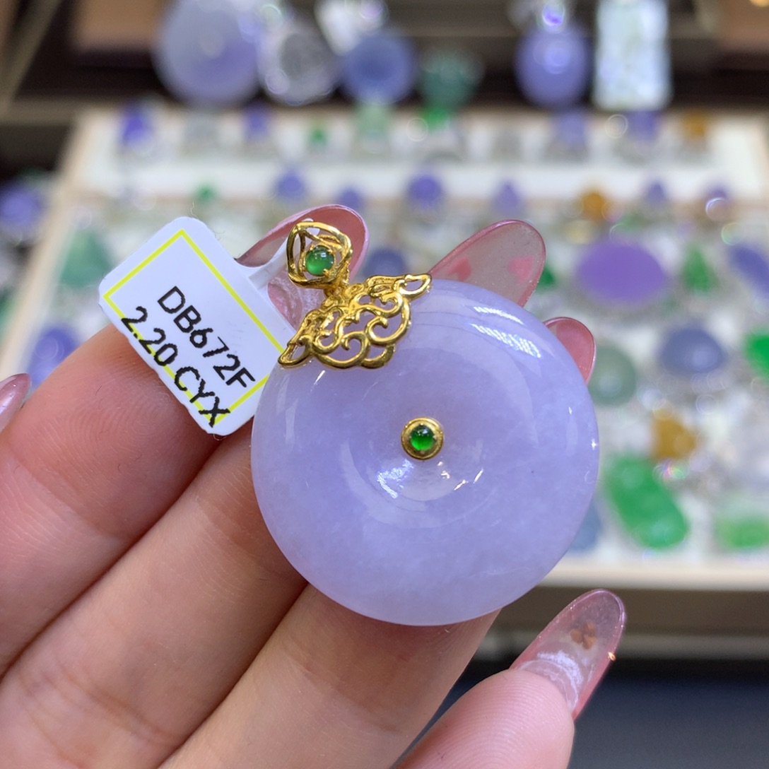 翡翠颈饰18K金镶嵌翡翠