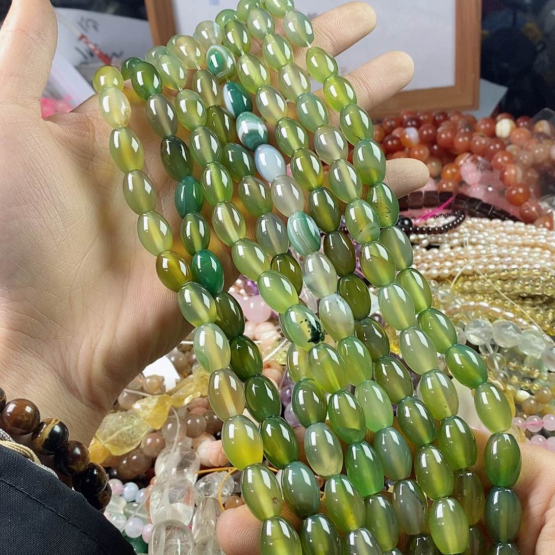 玛瑙/玉髓珠宝半成品未镶嵌一条10×14绿玛瑙桶珠B170