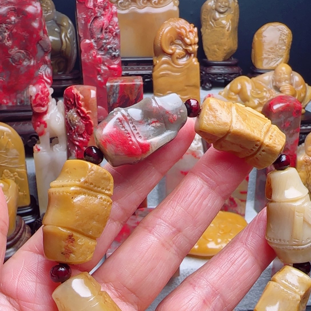 昌化石昌化鸡血石