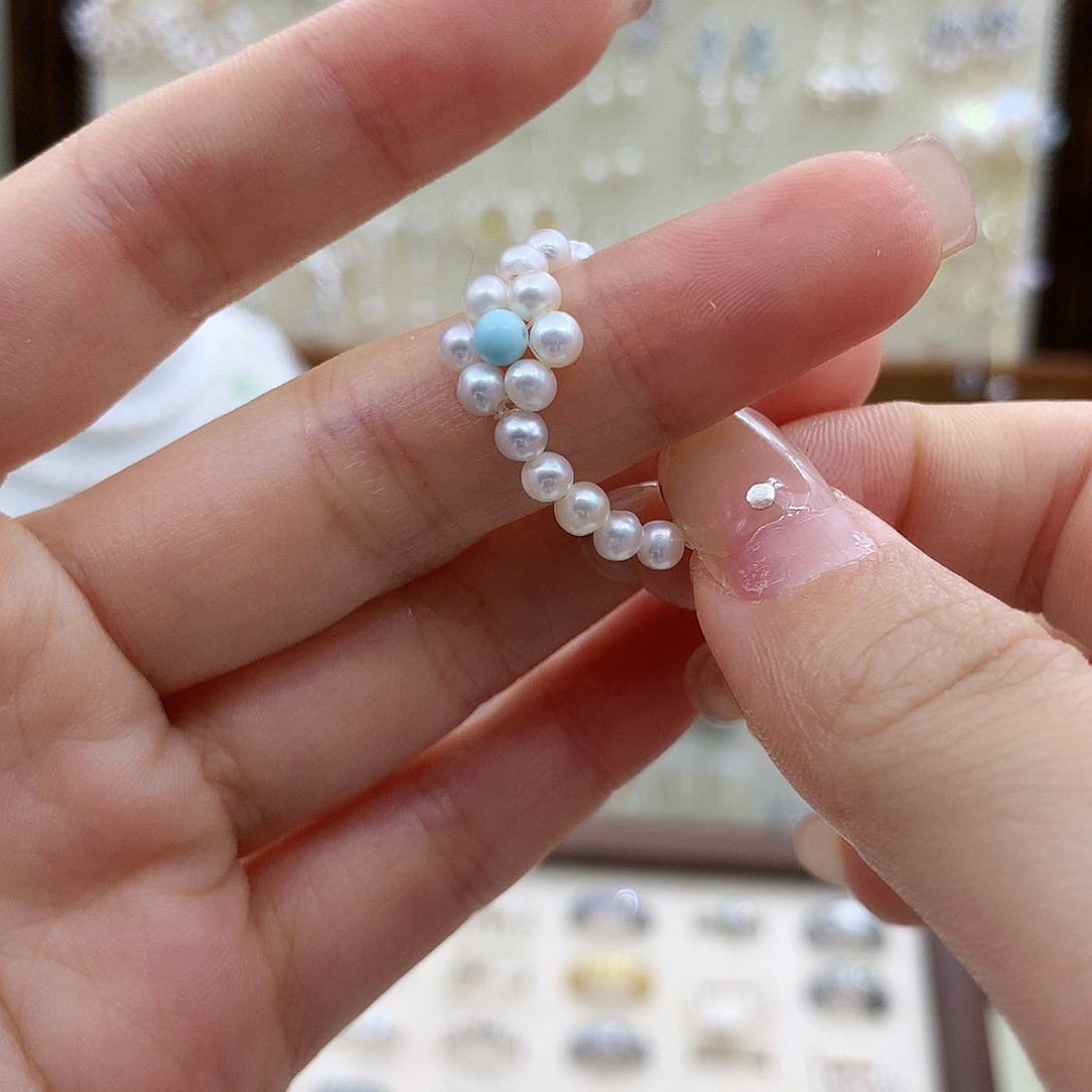 淡水珍珠银S925镶嵌耳饰