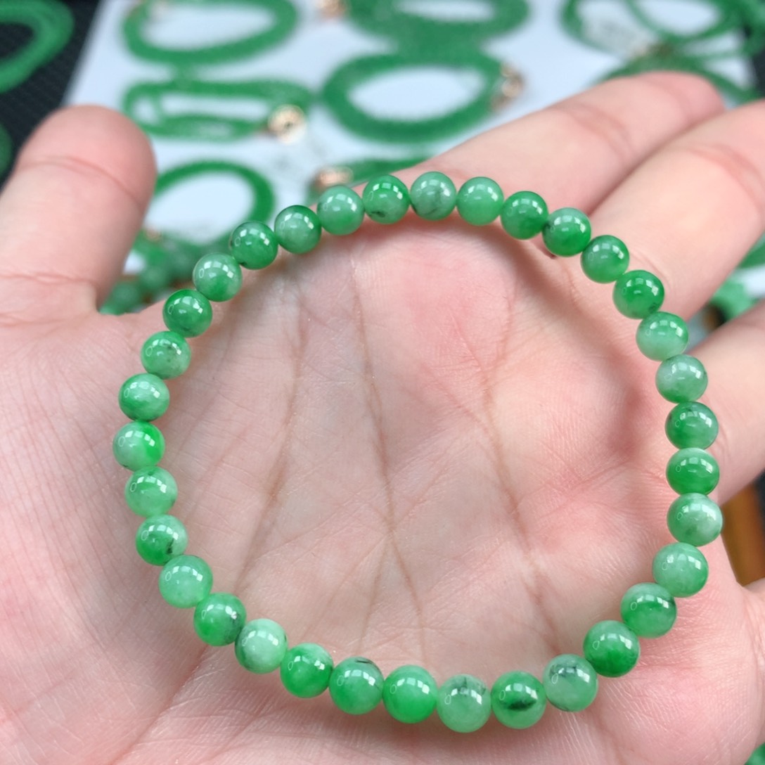 翡翠手链未镶嵌翡翠