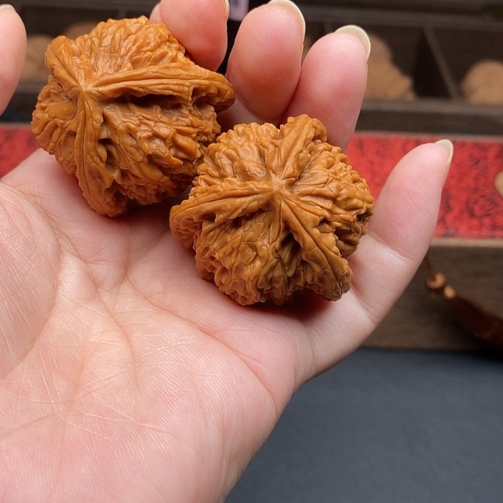 丶***伤文玩核桃把件白奔