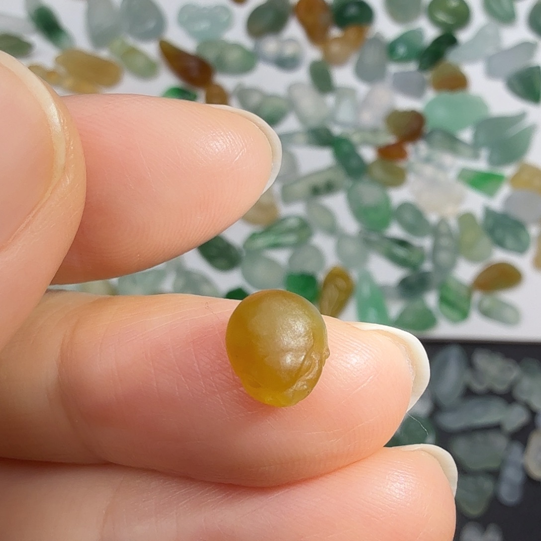 定制翡翠未镶嵌金蟾