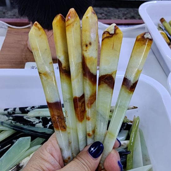 蛇纹石玉未镶嵌发簪