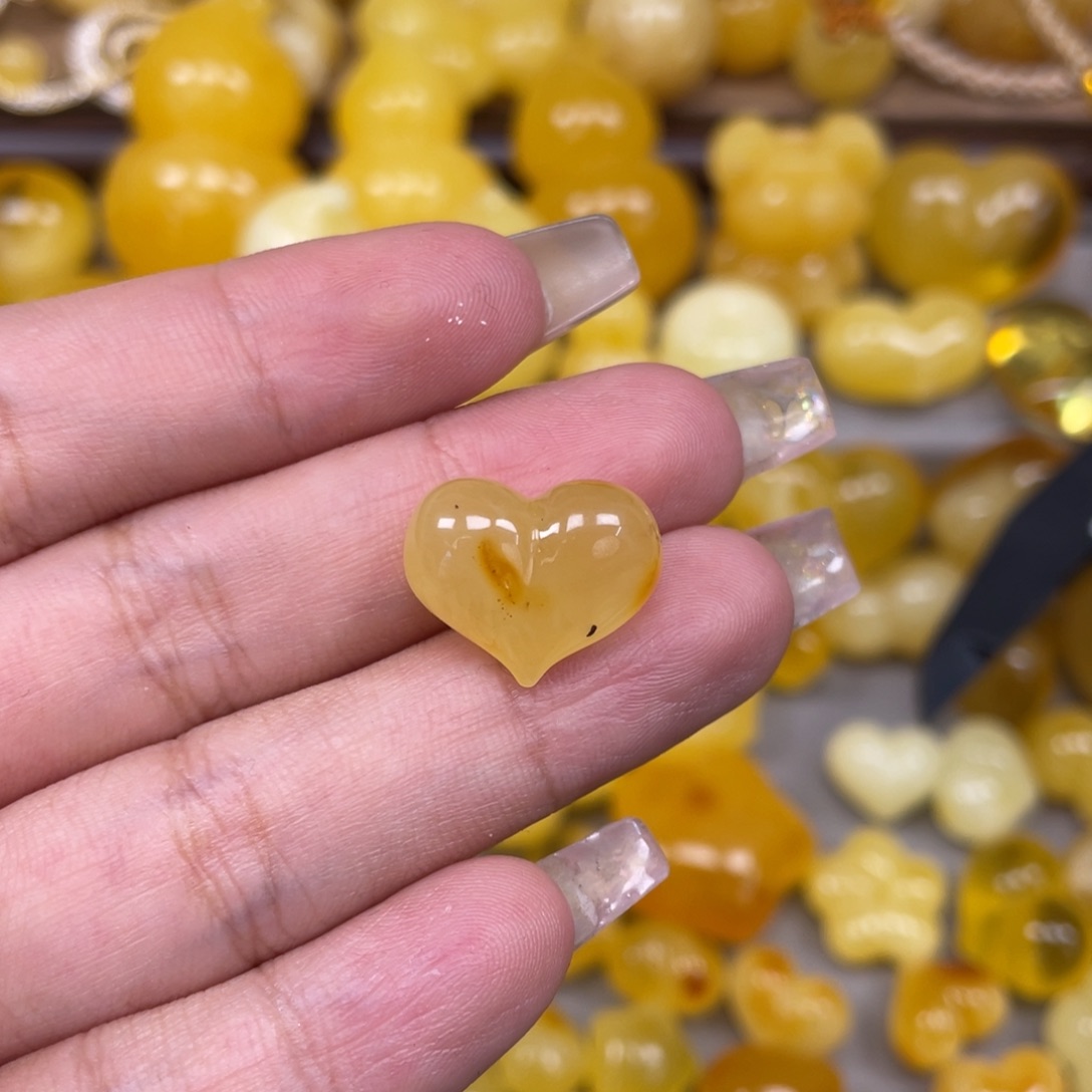 琥珀未镶嵌珠宝奇石