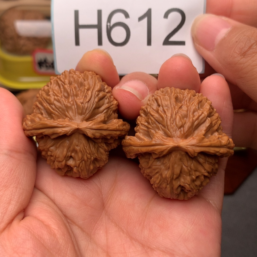 2***4吊坠文玩核桃38+球白
