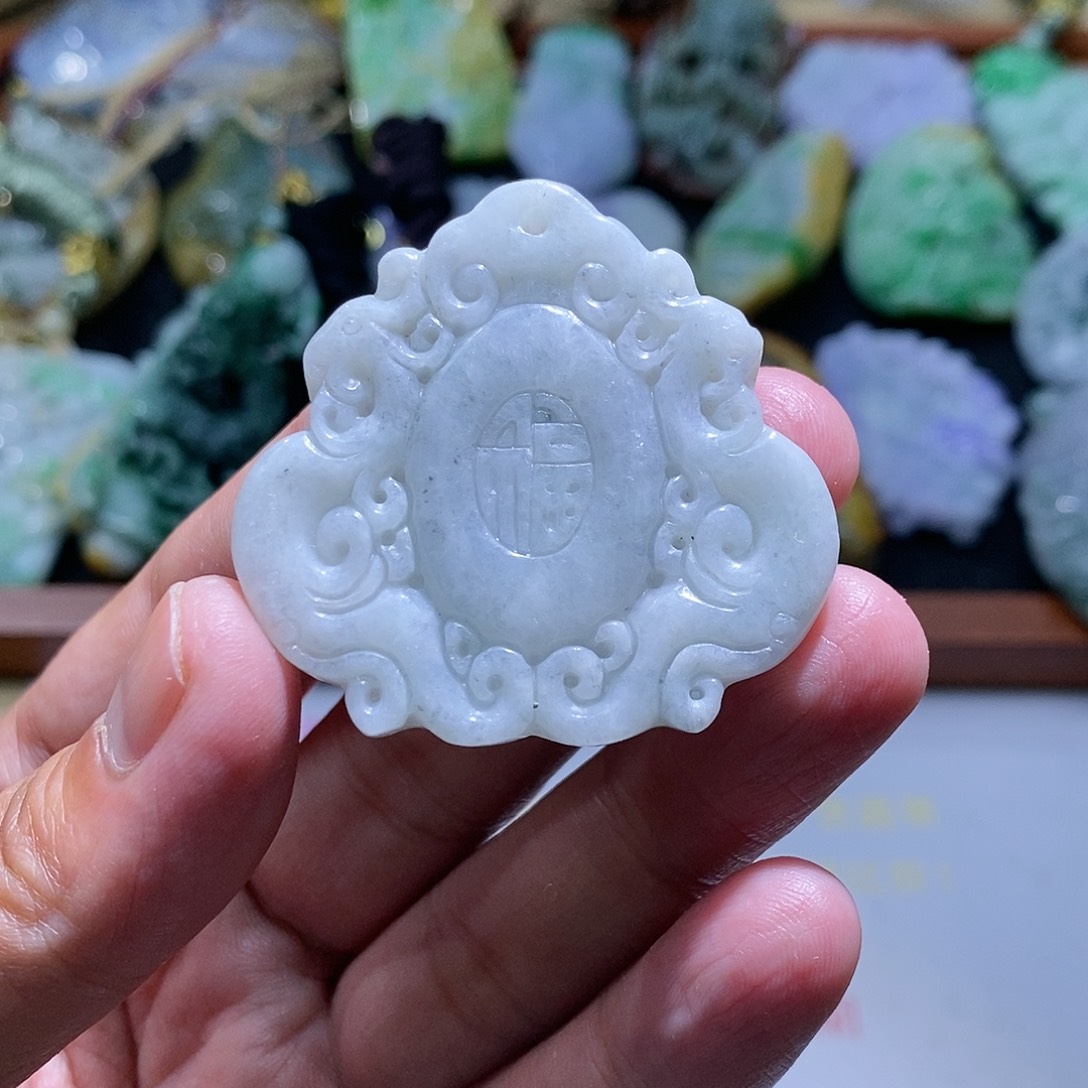 【闪购商品】翡翠颈饰未镶嵌仿古牌
