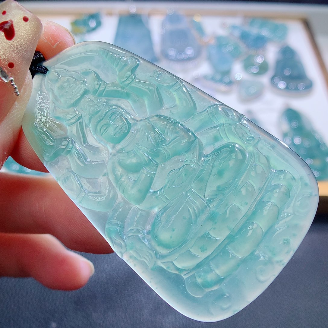 翡翠颈饰未镶嵌翡翠