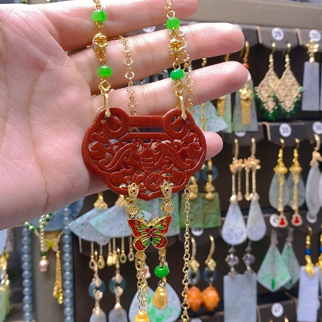 未镶嵌翡翠耳饰翡翠