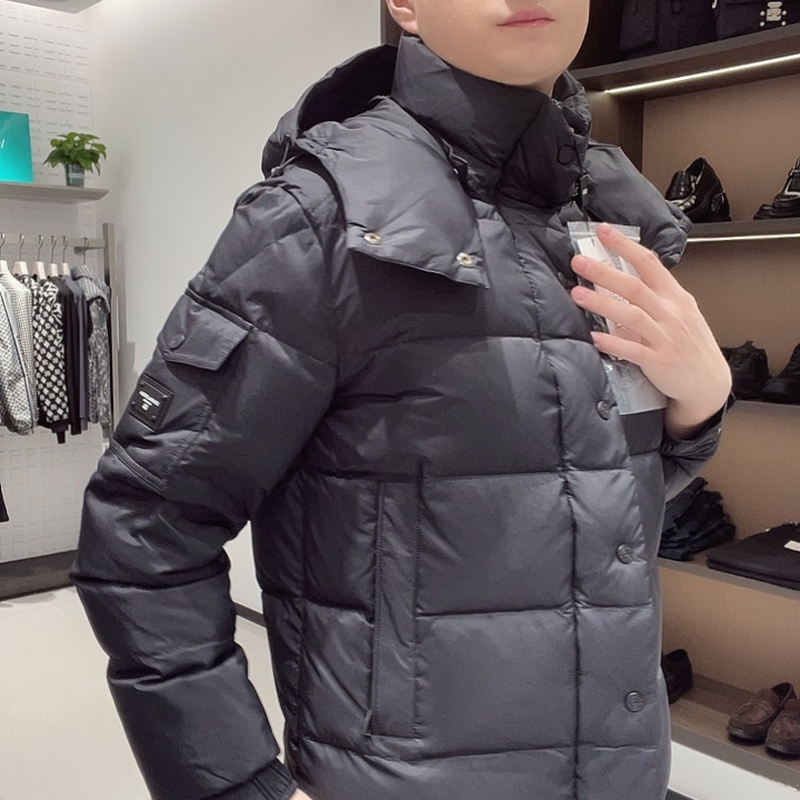 于****102羽绒服迪嘎呀黑50码