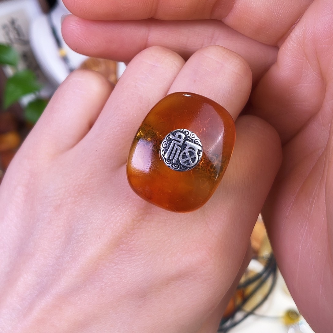 琥珀珠宝奇石未镶嵌，