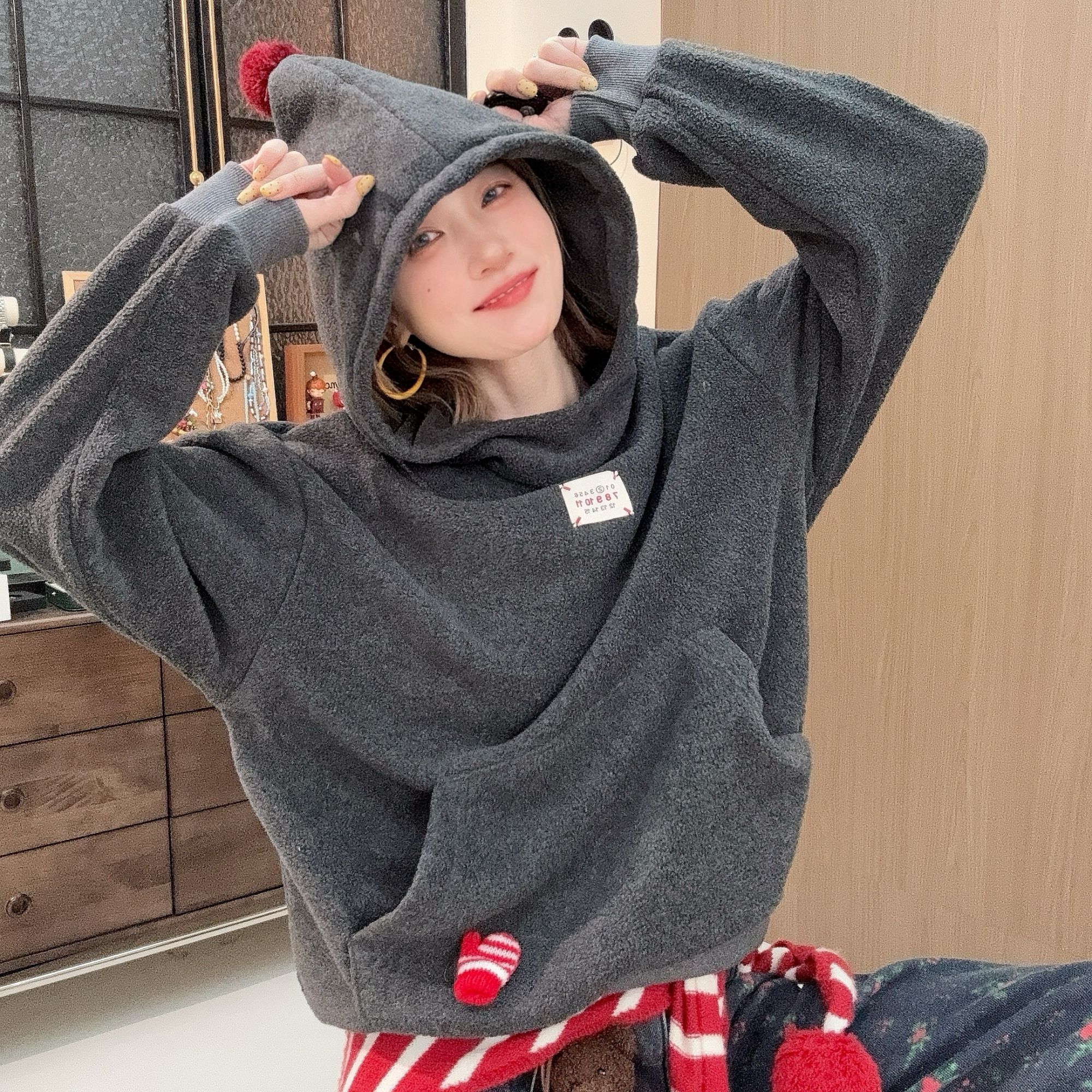 Apr.【小暖炉】冬季加绒加厚连帽减龄立体装饰卡通减龄卫衣ST565-1