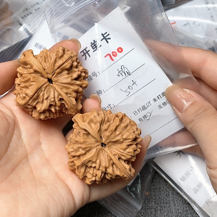 文玩核桃把件700哈哈哈