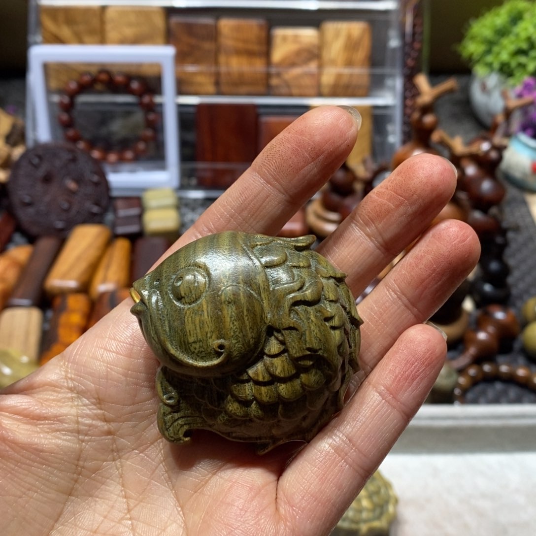 木水***见绿檀木小鱼一只