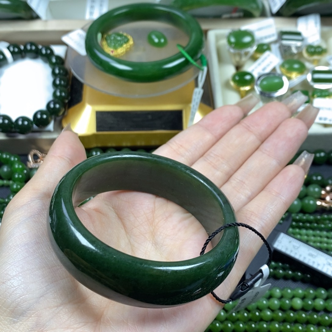 和田玉（碧玉）手镯未镶嵌56