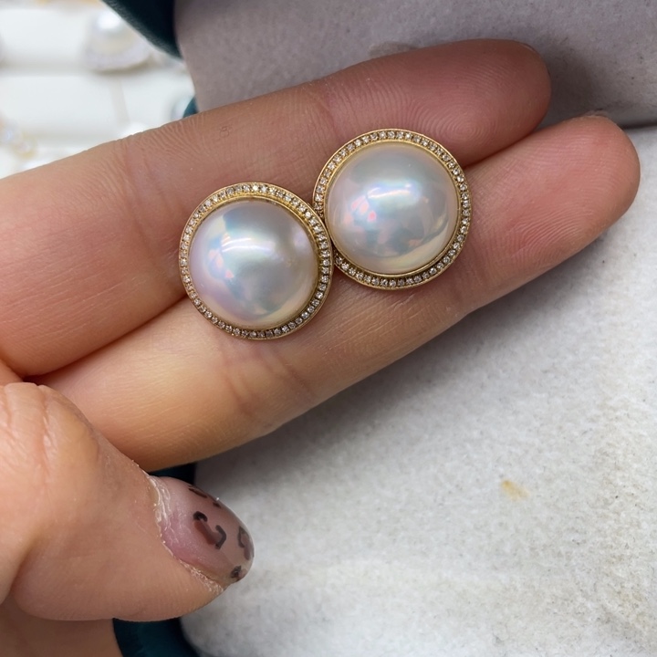 拼合珍珠（马贝珠）耳饰18K金镶嵌