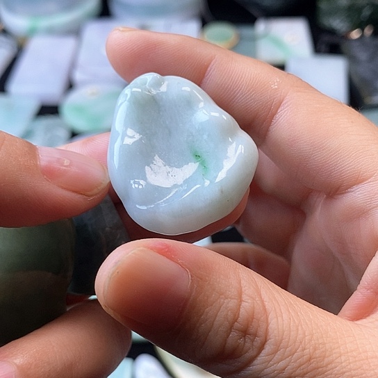 翡翠未镶嵌颈饰攀*翡翠