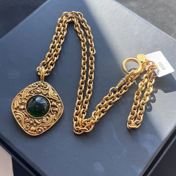 95新 Chanel/香奈儿 香奈儿浮雕绿琉璃毛衣链