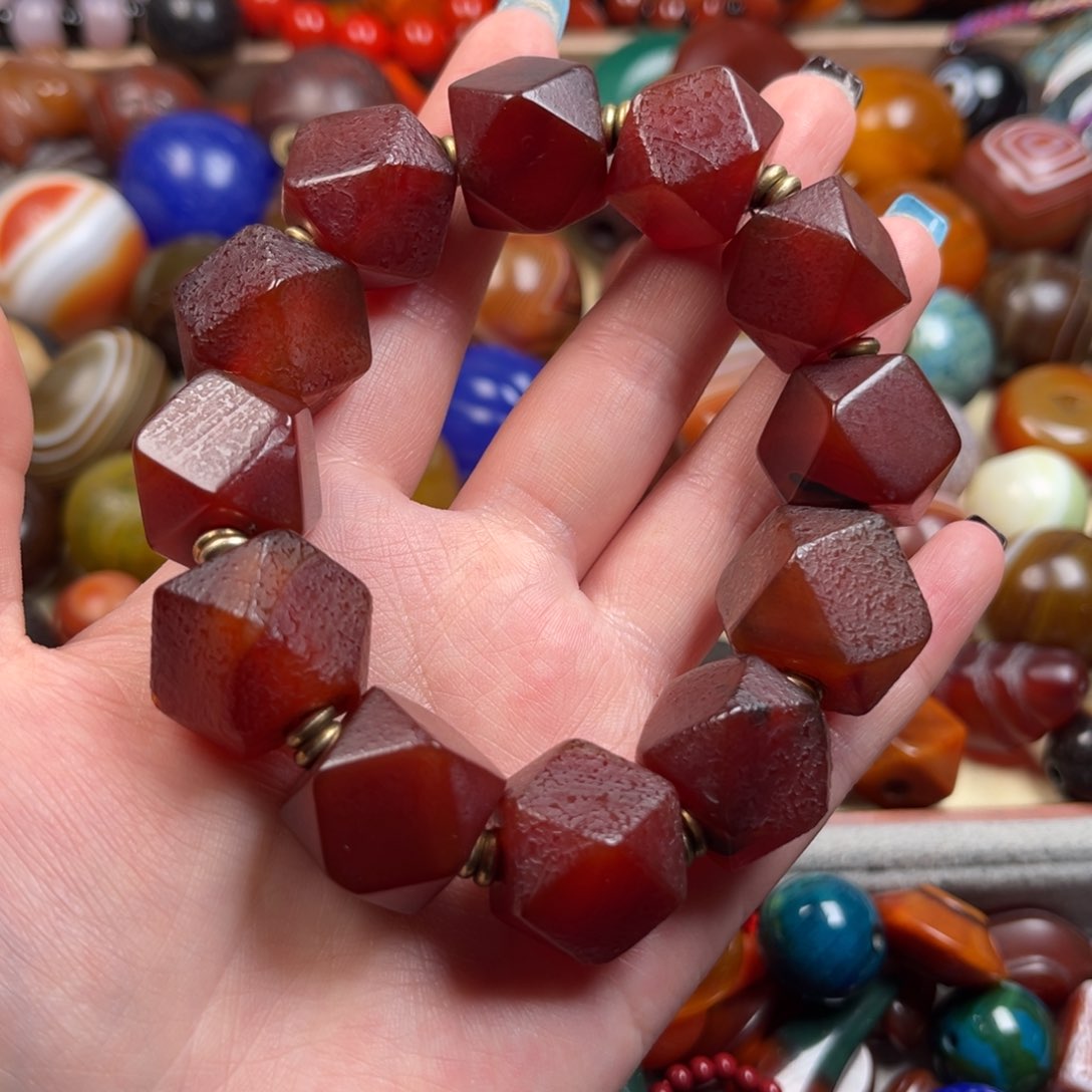 玛瑙/玉髓颈饰未镶嵌