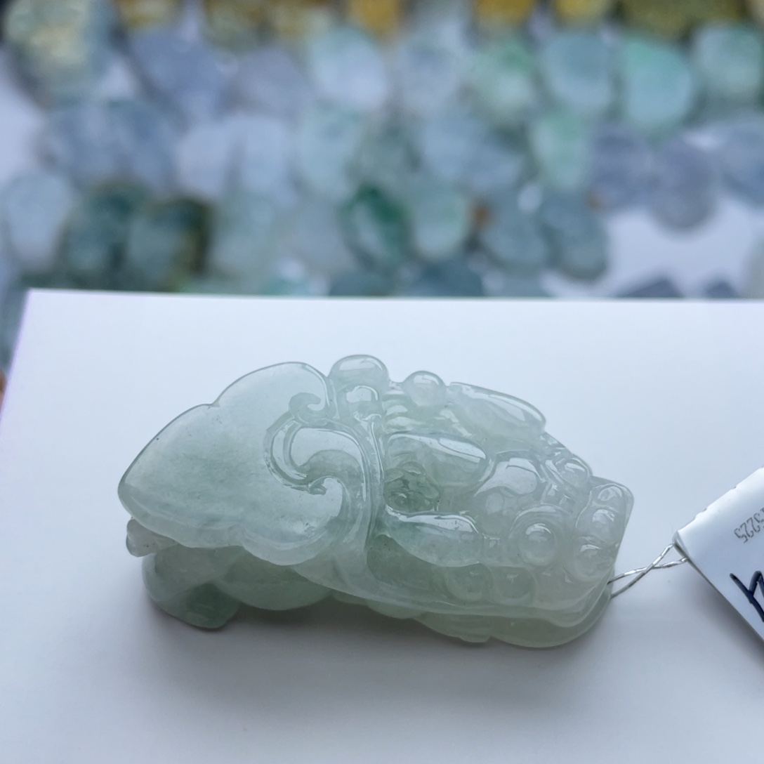 翡翠颈饰未镶嵌貔貅