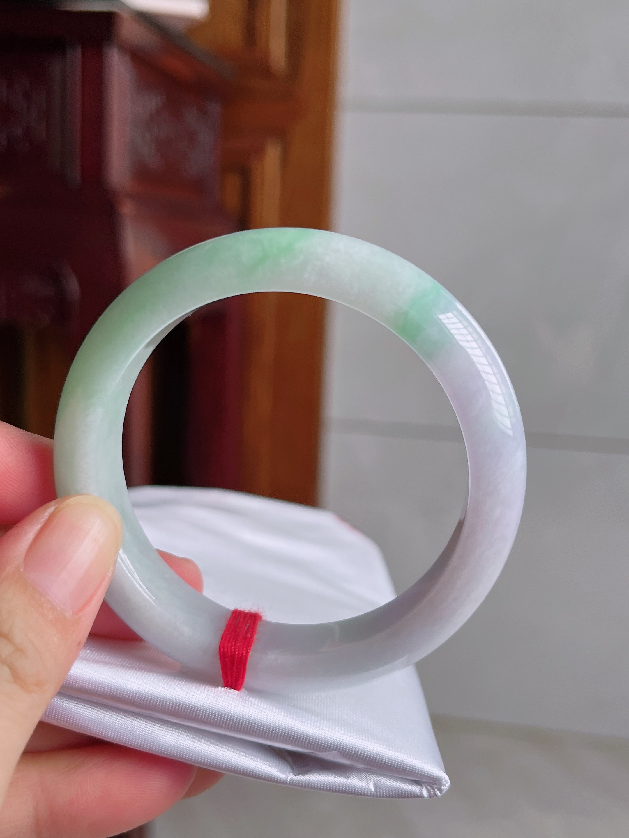 55-56圈春带彩翡翠手镯淡春彩时尚玉手镯