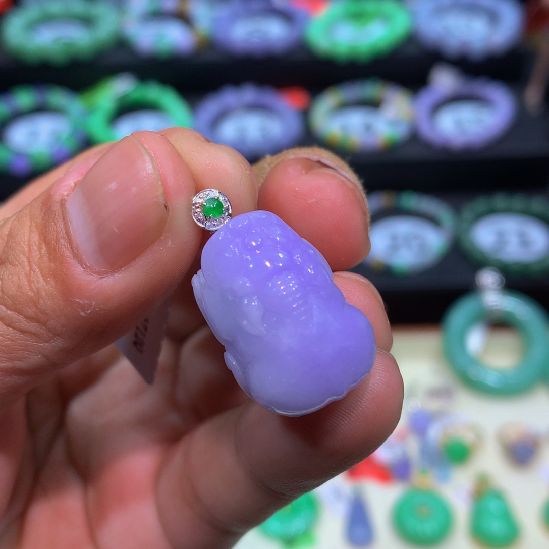 翡翠18K金镶嵌颈饰