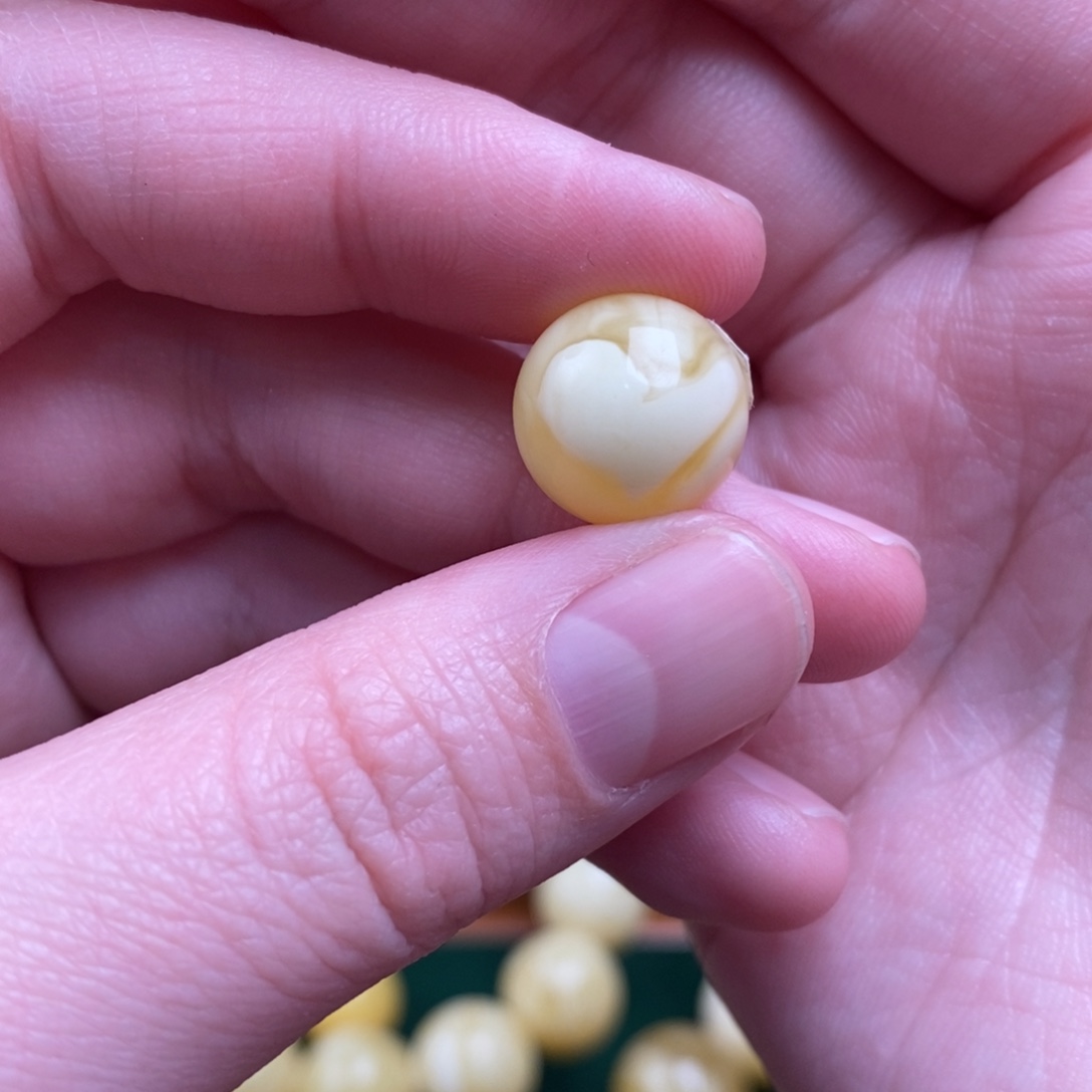 E***g蜜蜡未镶嵌珠宝奇石