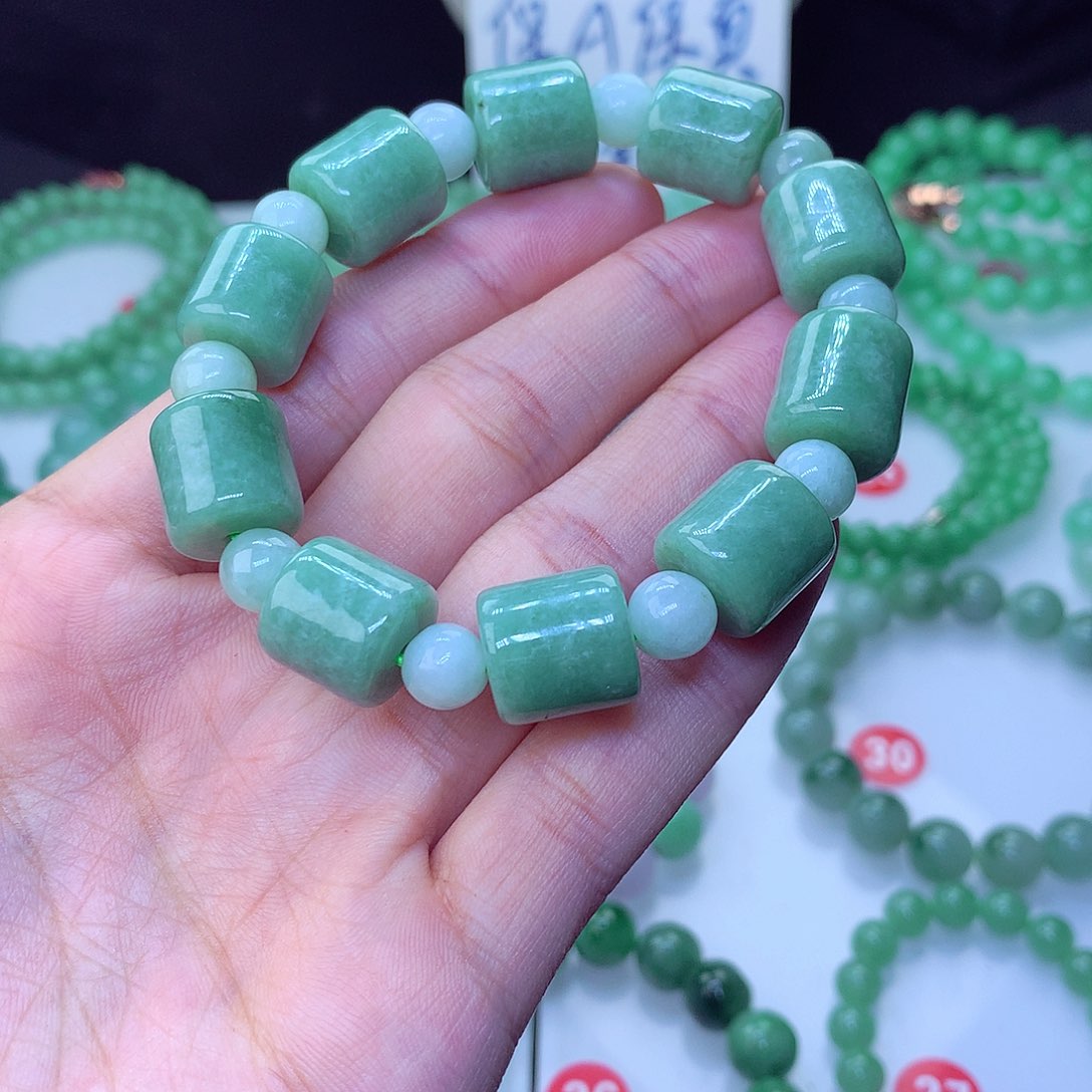 翡翠毛衣链未镶嵌