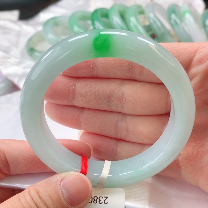 翡翠手镯未镶嵌缅甸A货翡翠手镯