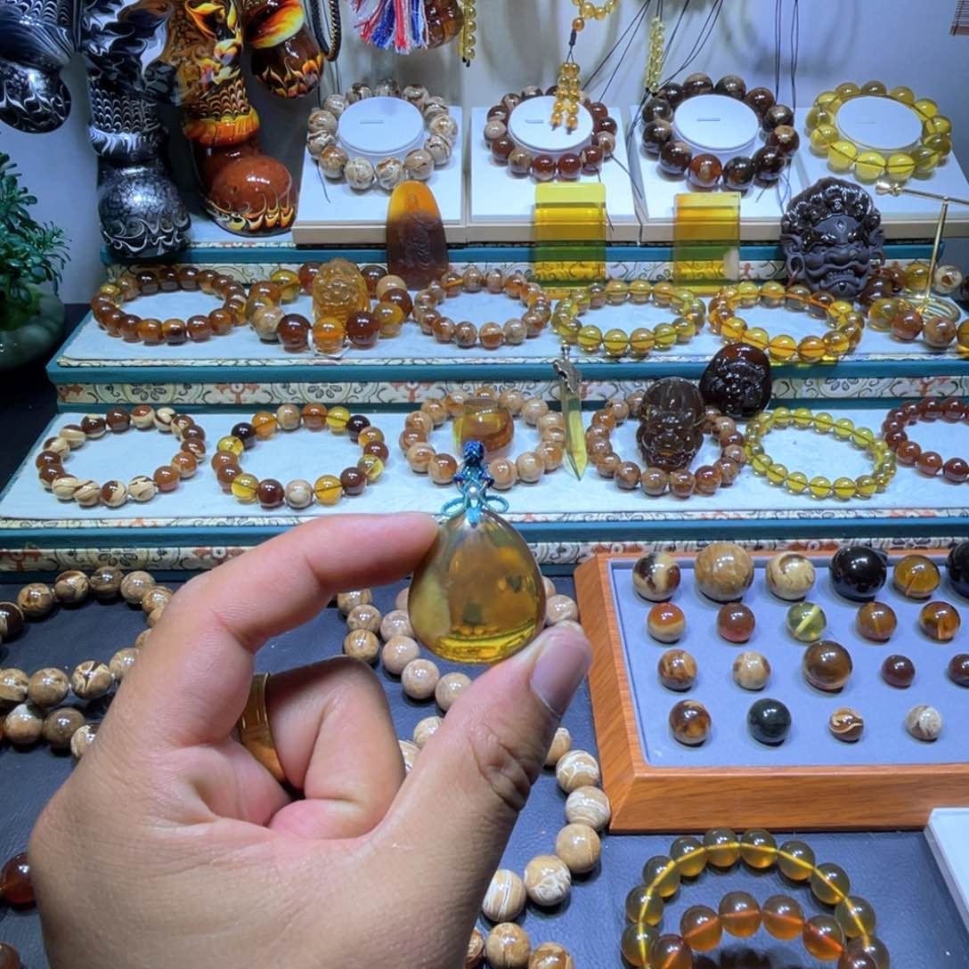 未镶嵌吊坠(赠链)琥珀缅甸琥珀白蜡溶洞吊坠