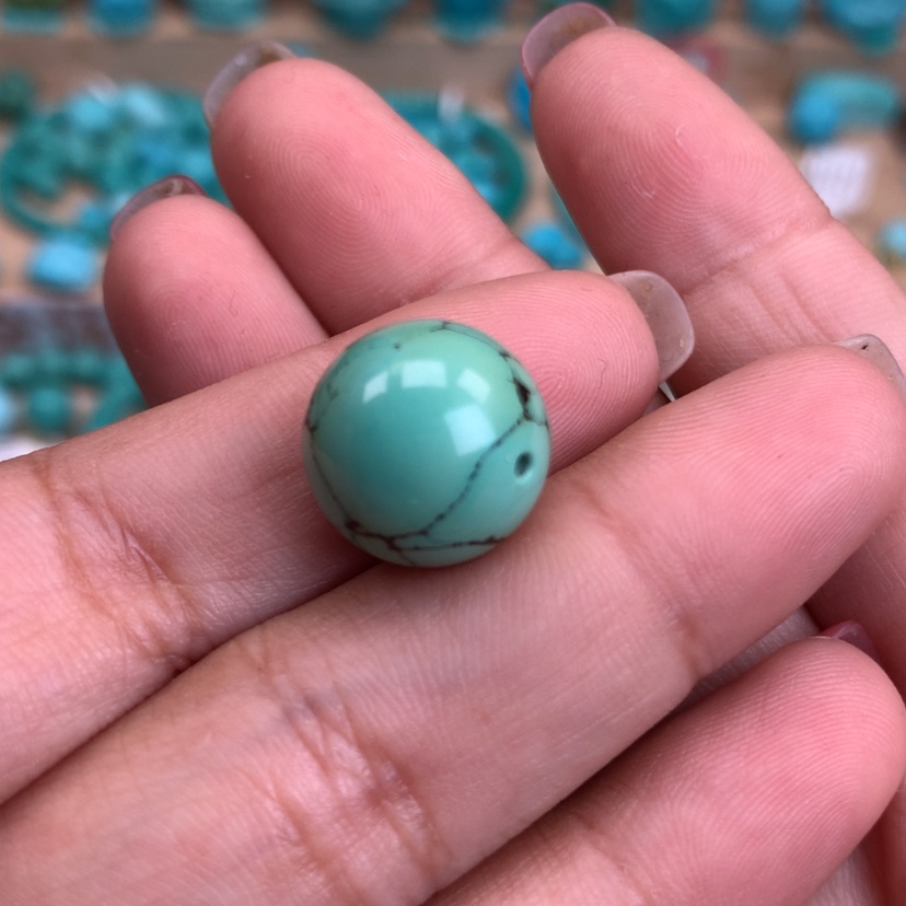 【闪购商品】绿松石未镶嵌圆珠有****?