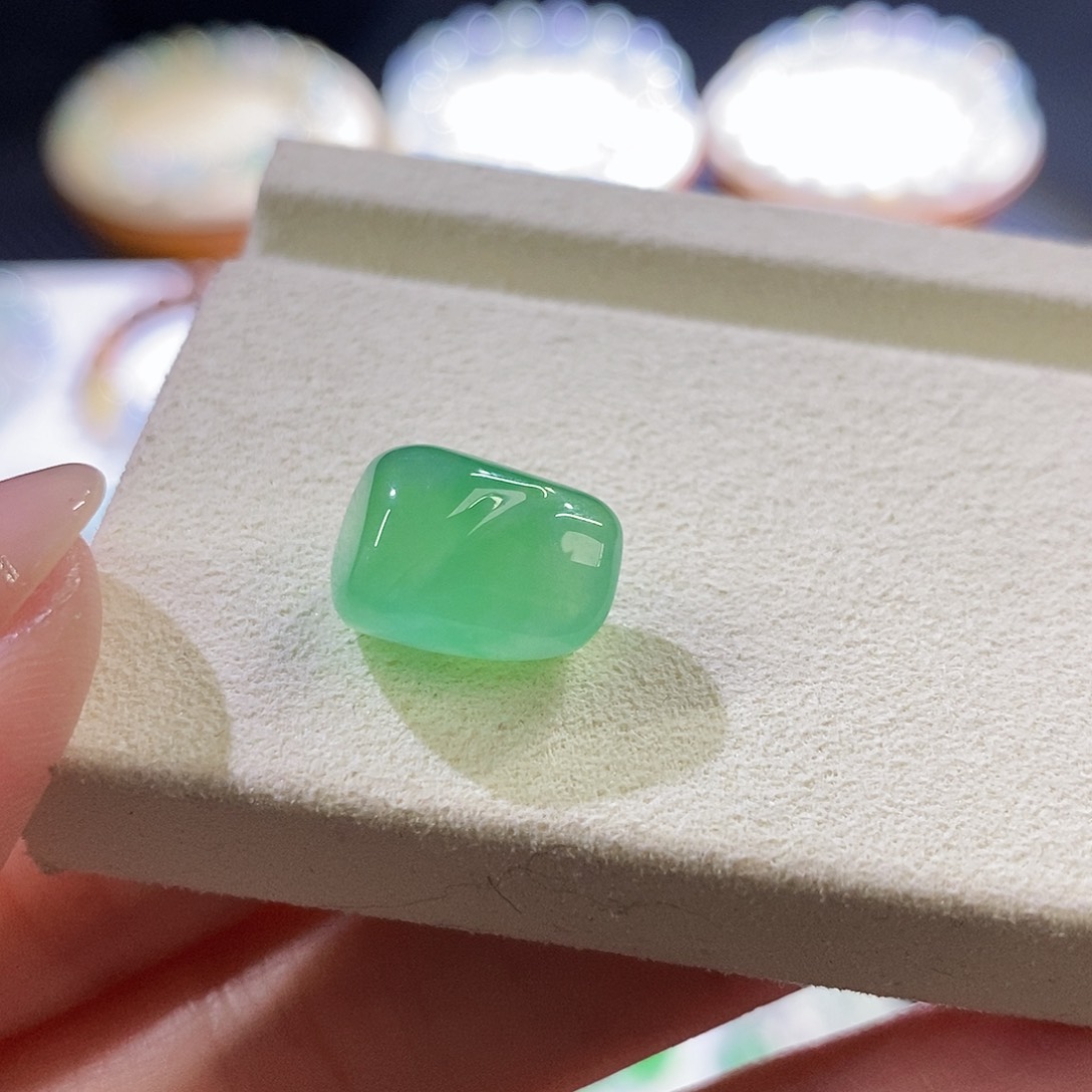 翡翠未镶嵌挂件随行好漏不过万大卡甜绿