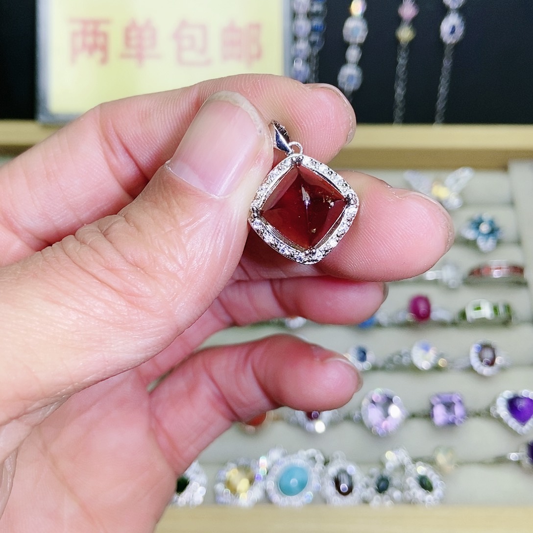 【闪购商品】吊坠(不含链)未镶嵌石榴石