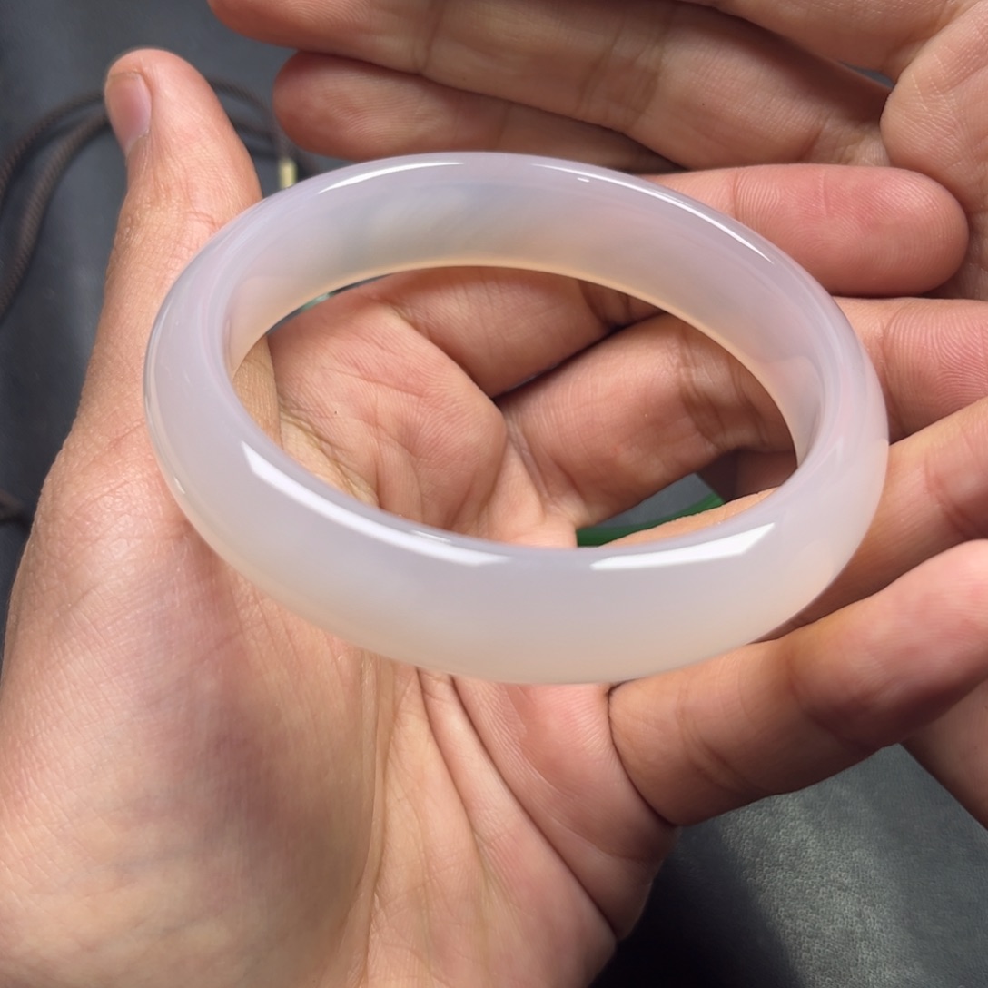 玛瑙/玉髓颈饰未镶嵌多样性钢板料玉髓白月光手镯