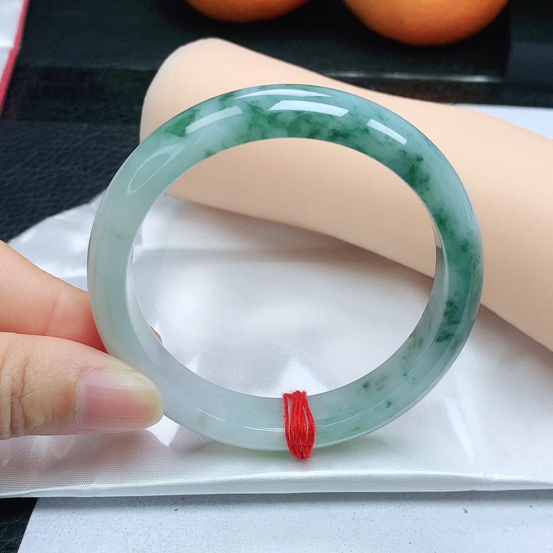 翡翠手镯未镶嵌正