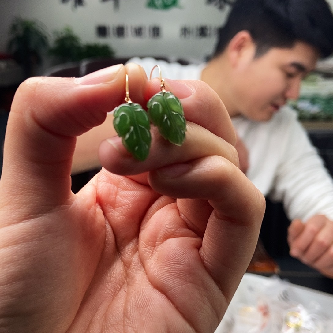 和田玉18K金镶嵌耳饰颜色多样性发拍一发一