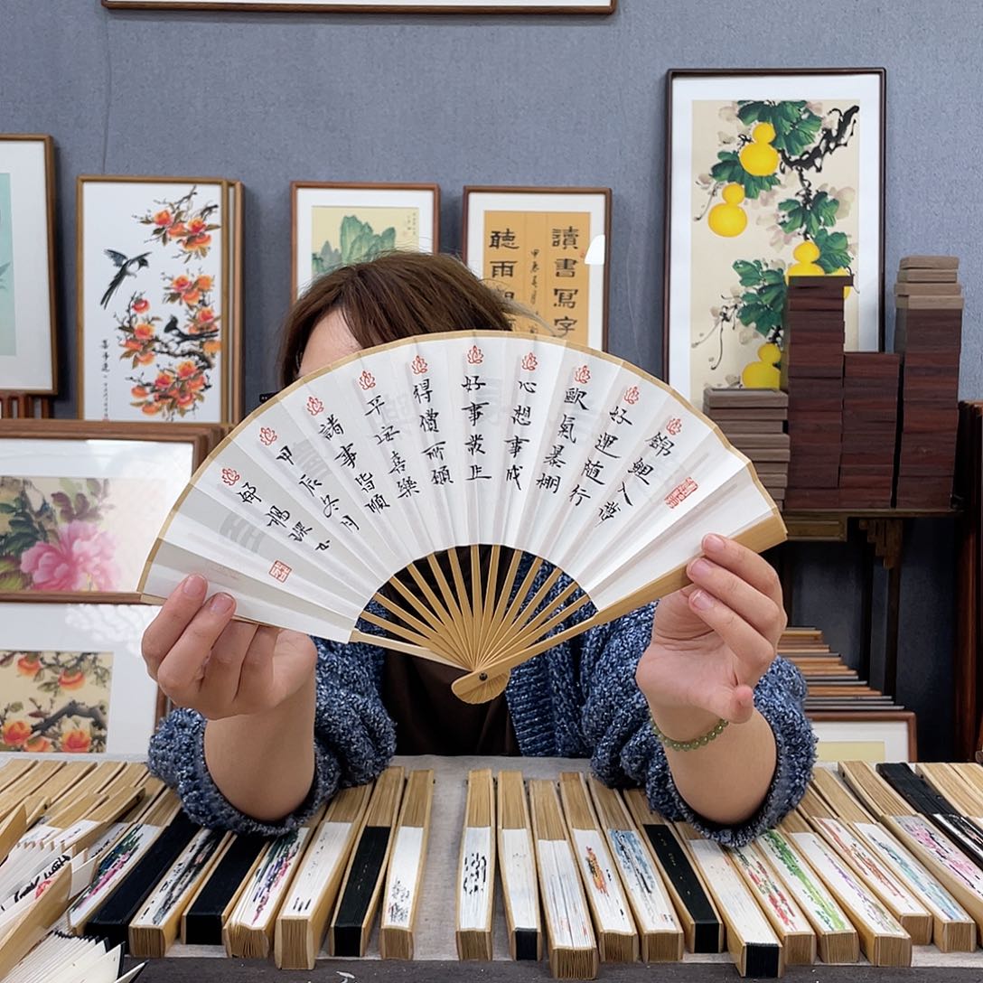 国画6寸玉竹-纯手绘-文玩扇骨（默认粘好）多喜乐