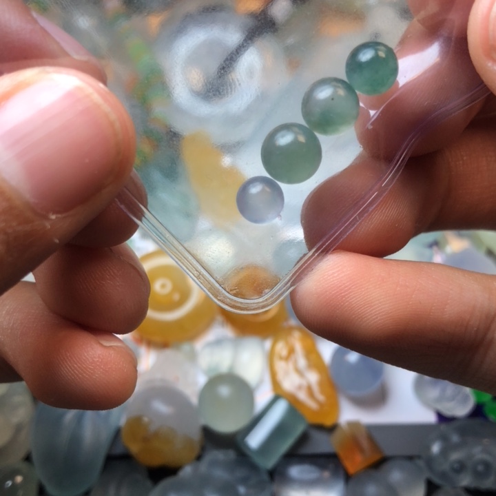 定制翡翠未镶嵌h****n挂件