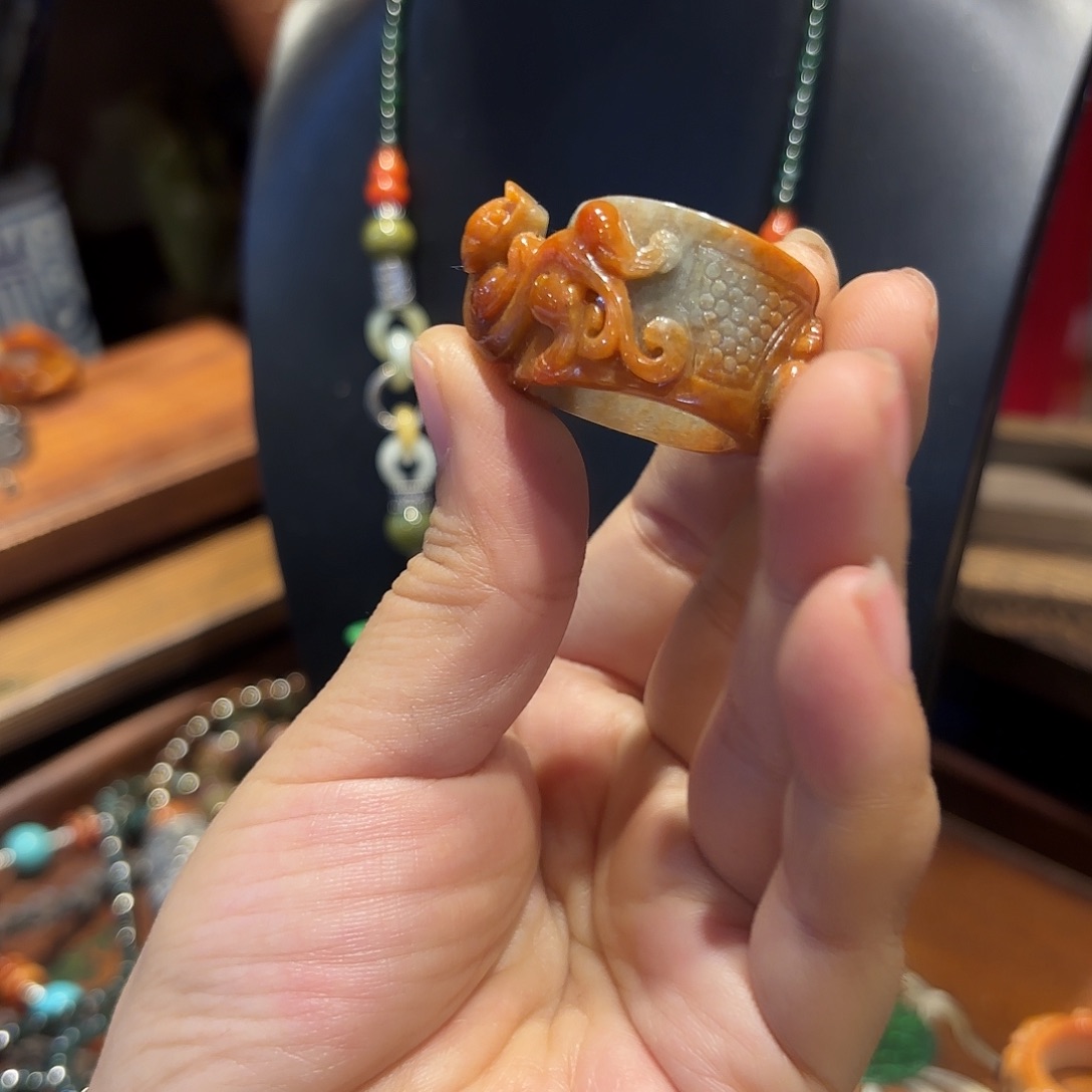 翡翠戒指未镶嵌原创的