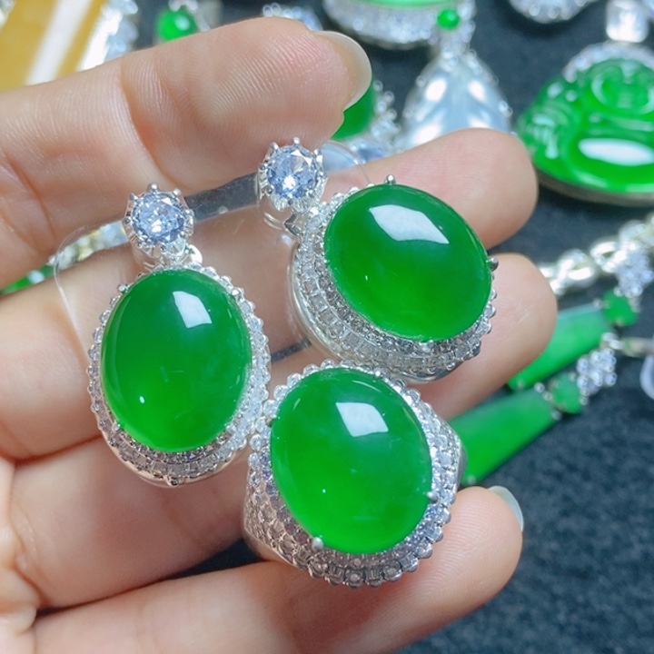 翡翠未镶嵌挂件蛋面两件套