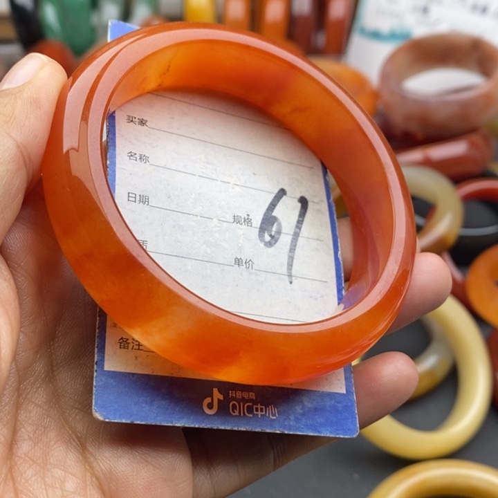 未镶嵌手镯石英质玉