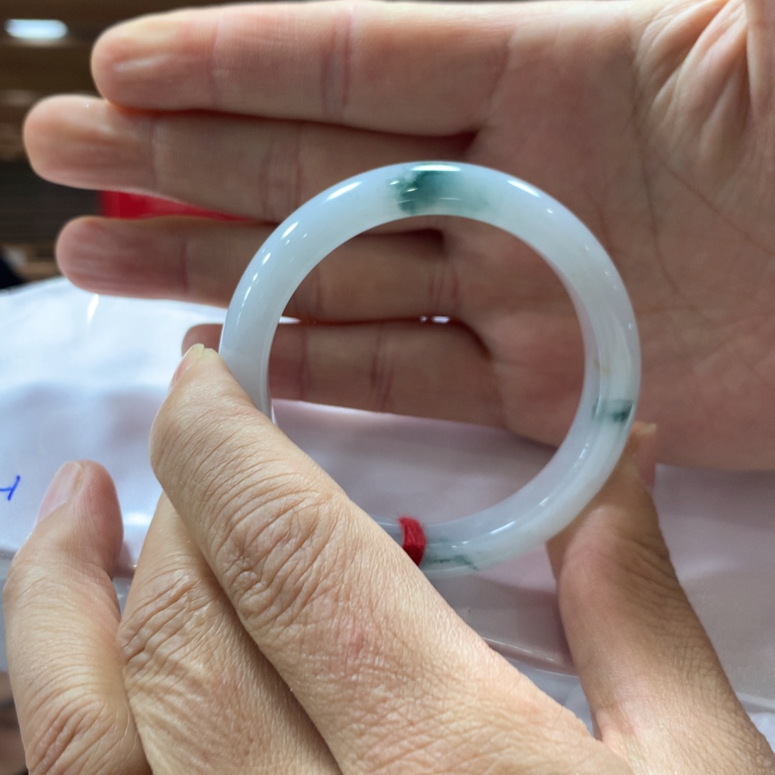 翡翠未镶嵌手镯福利