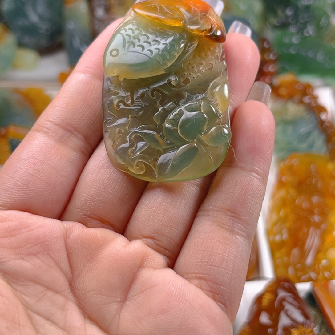 未镶嵌蛇纹石玉颈饰