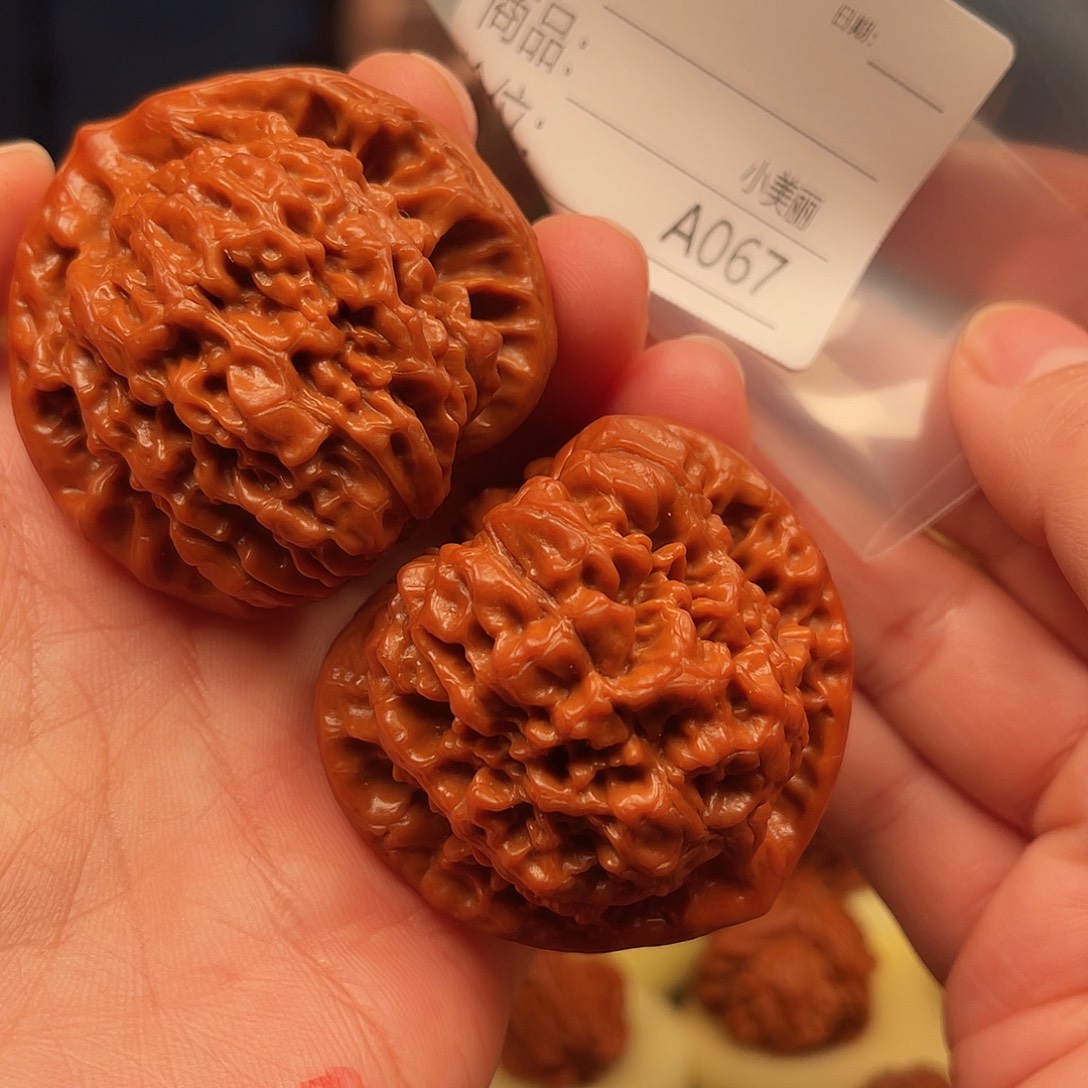 江***使吊坠桃核龙鼎官帽